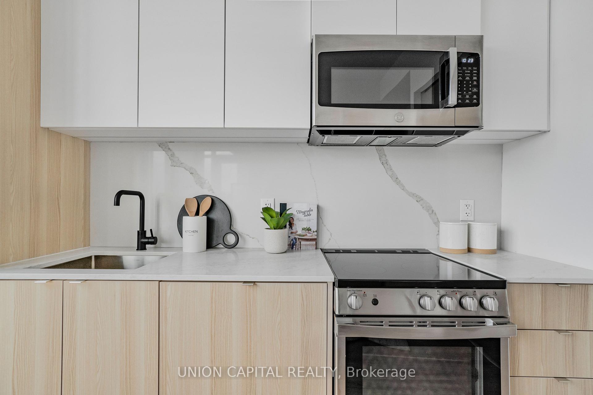 2 Bedrooms Condo at 500 Dupont,  Toronto For sale