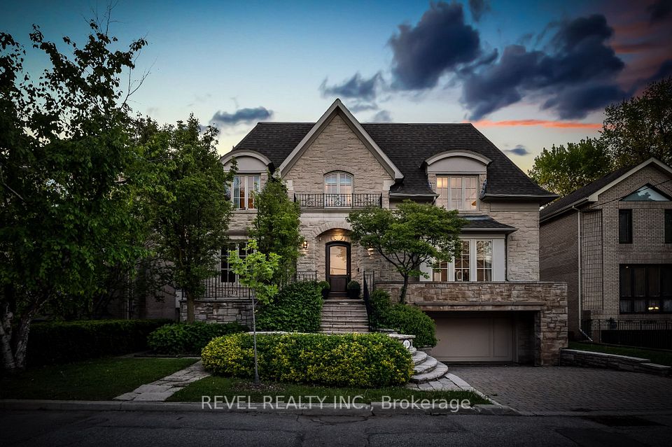 208 Carmichael Avenue, Toronto, ON M5M 2X3
