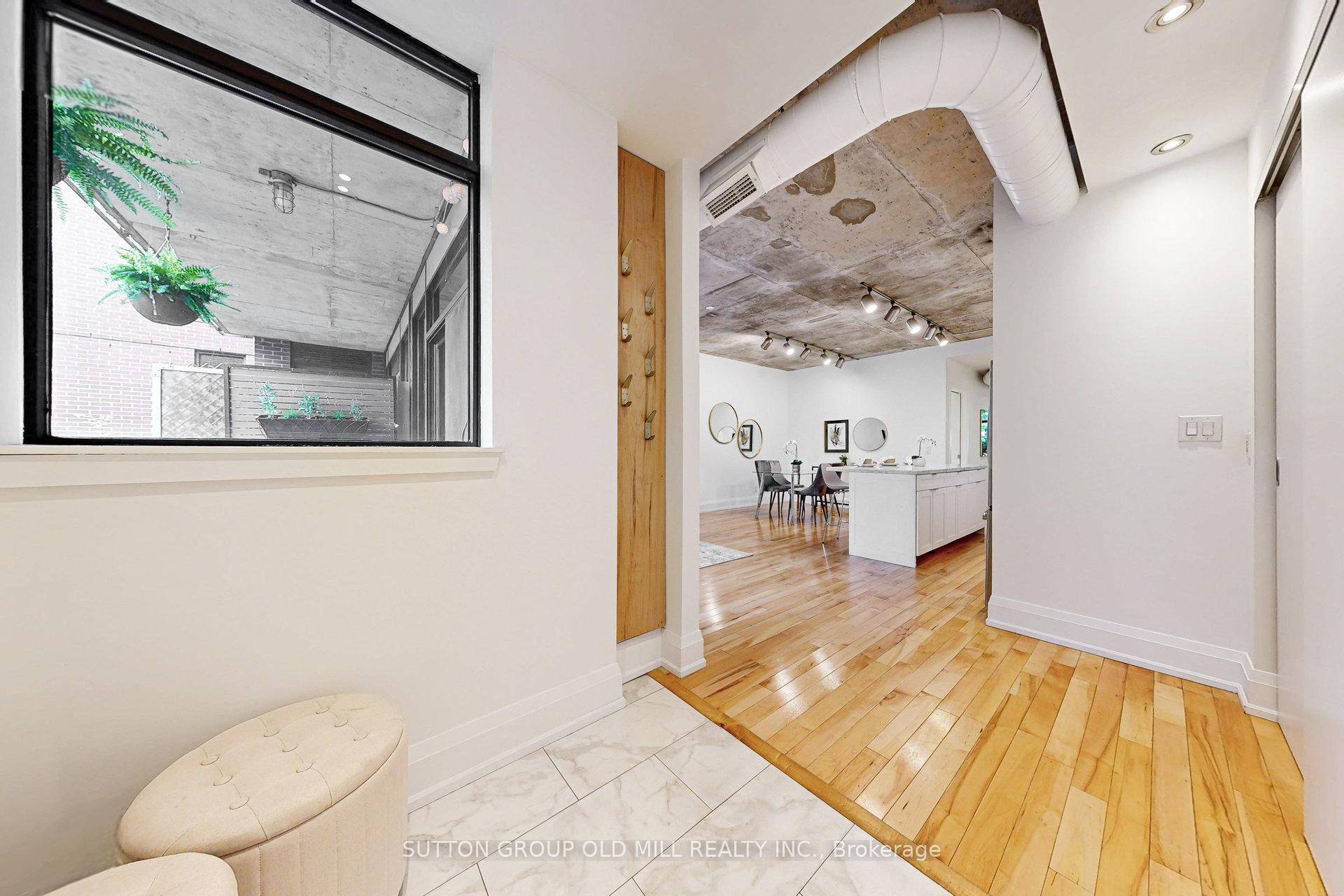 2 Bedrooms Condo at 62 Niagara, Toronto For sale