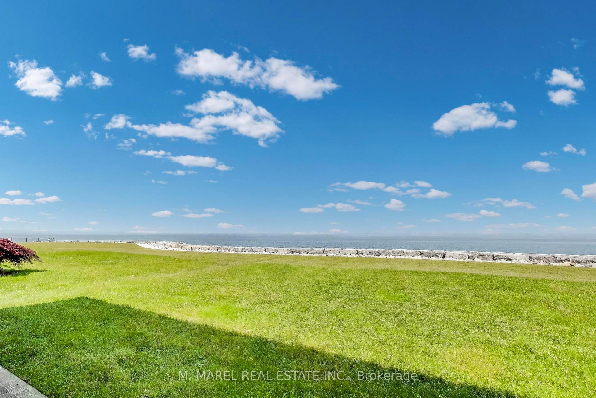 4 Bedrooms Condo at 484 Millen, Hamilton For sale