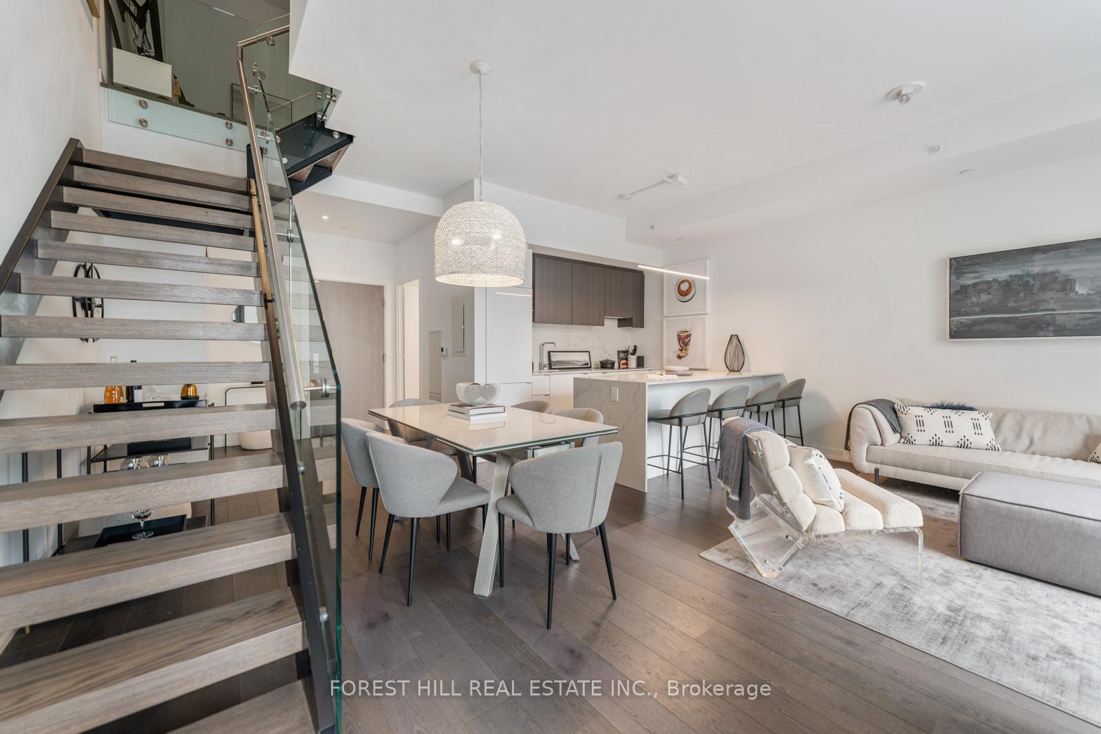 2 Bedrooms Condo at 161 Roehampton, Toronto For sale