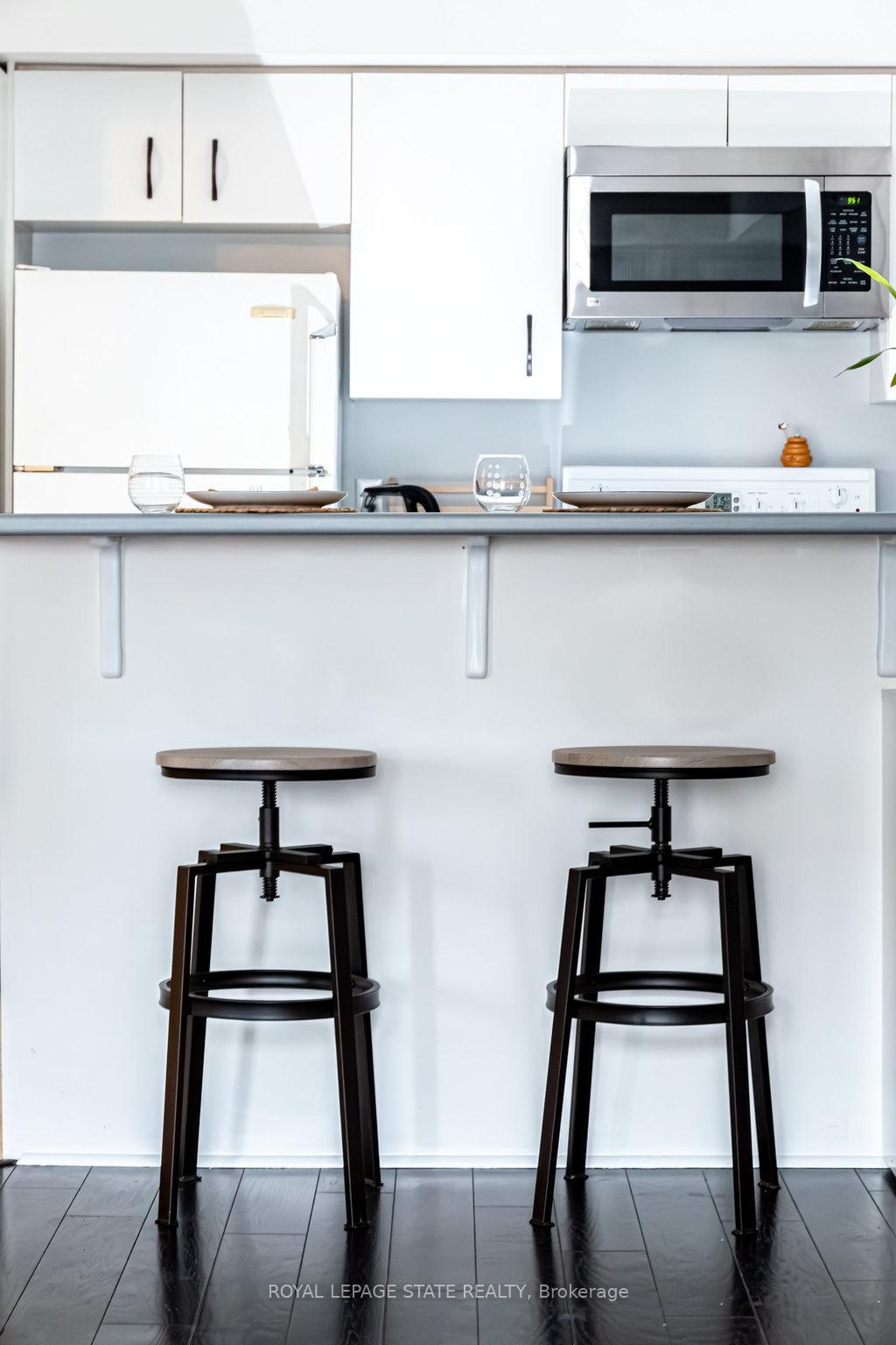 1 Bedroom Condo at 2010 Cleaver, Burlington For sale