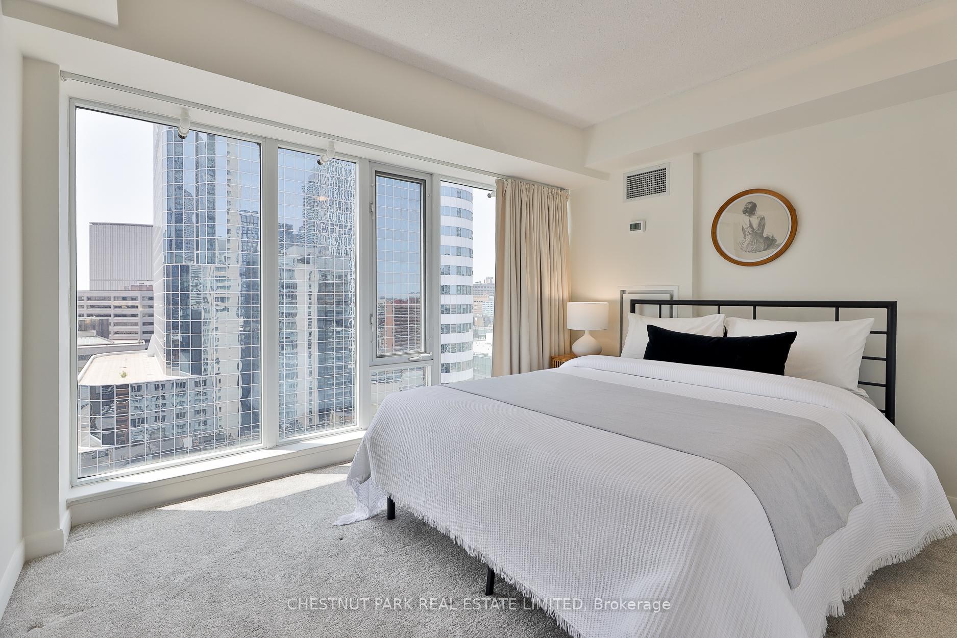 3 Bedrooms Co-op at 210 Victoria, Toronto For sale