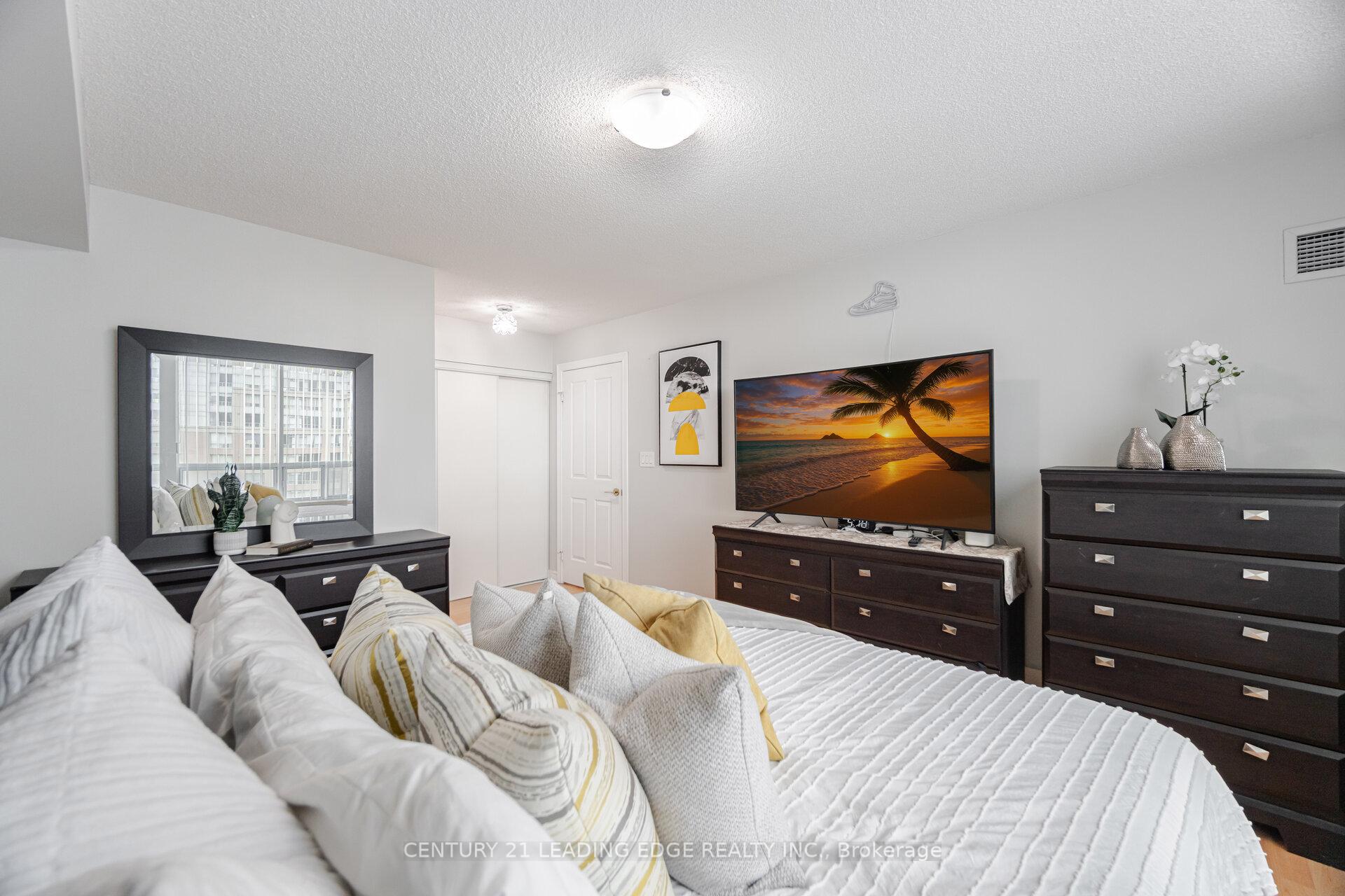 3 Bedrooms Condo at 68 Corporate, Toronto For sale