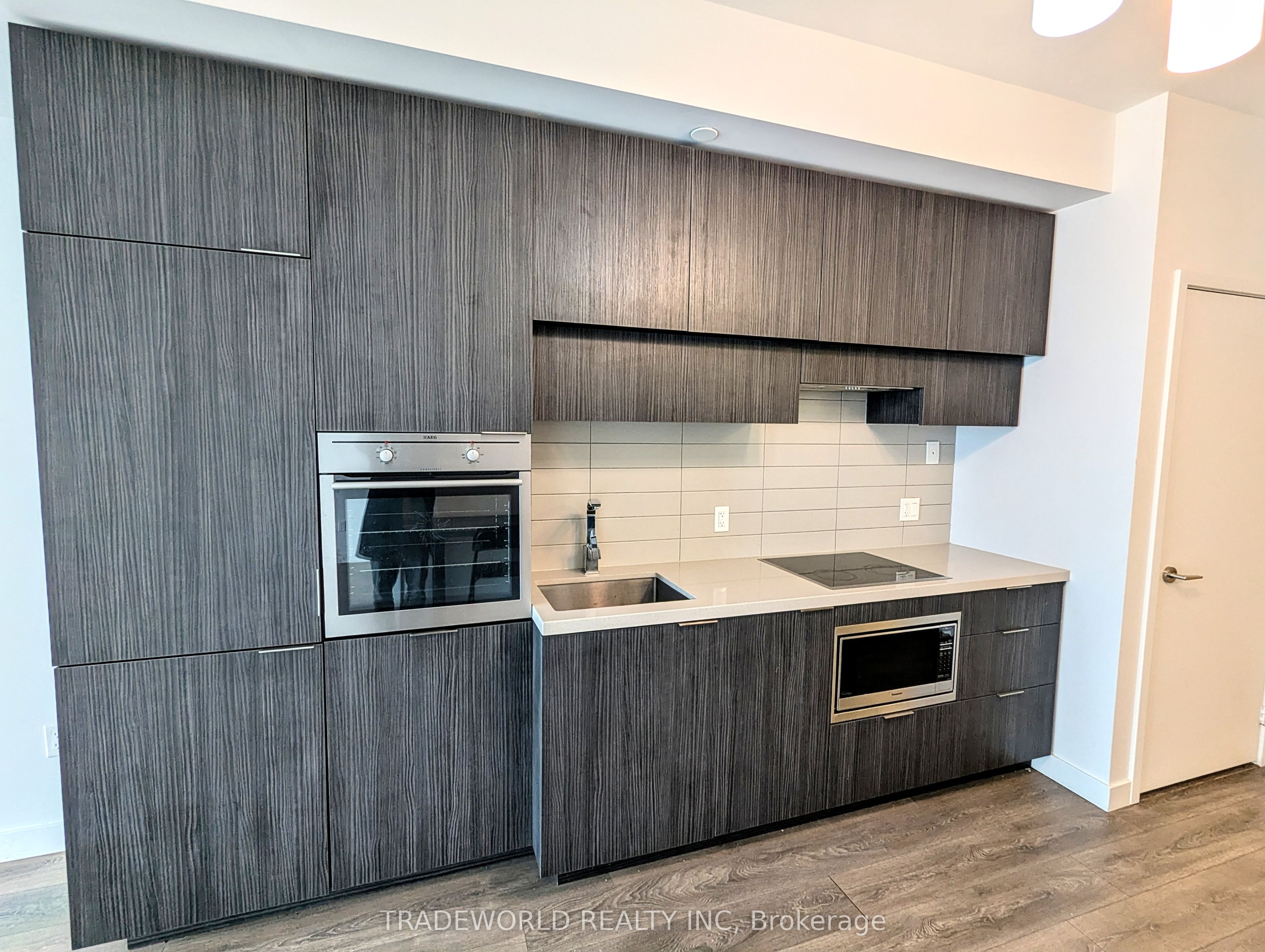 8 Eglinton Avenue E, #4212