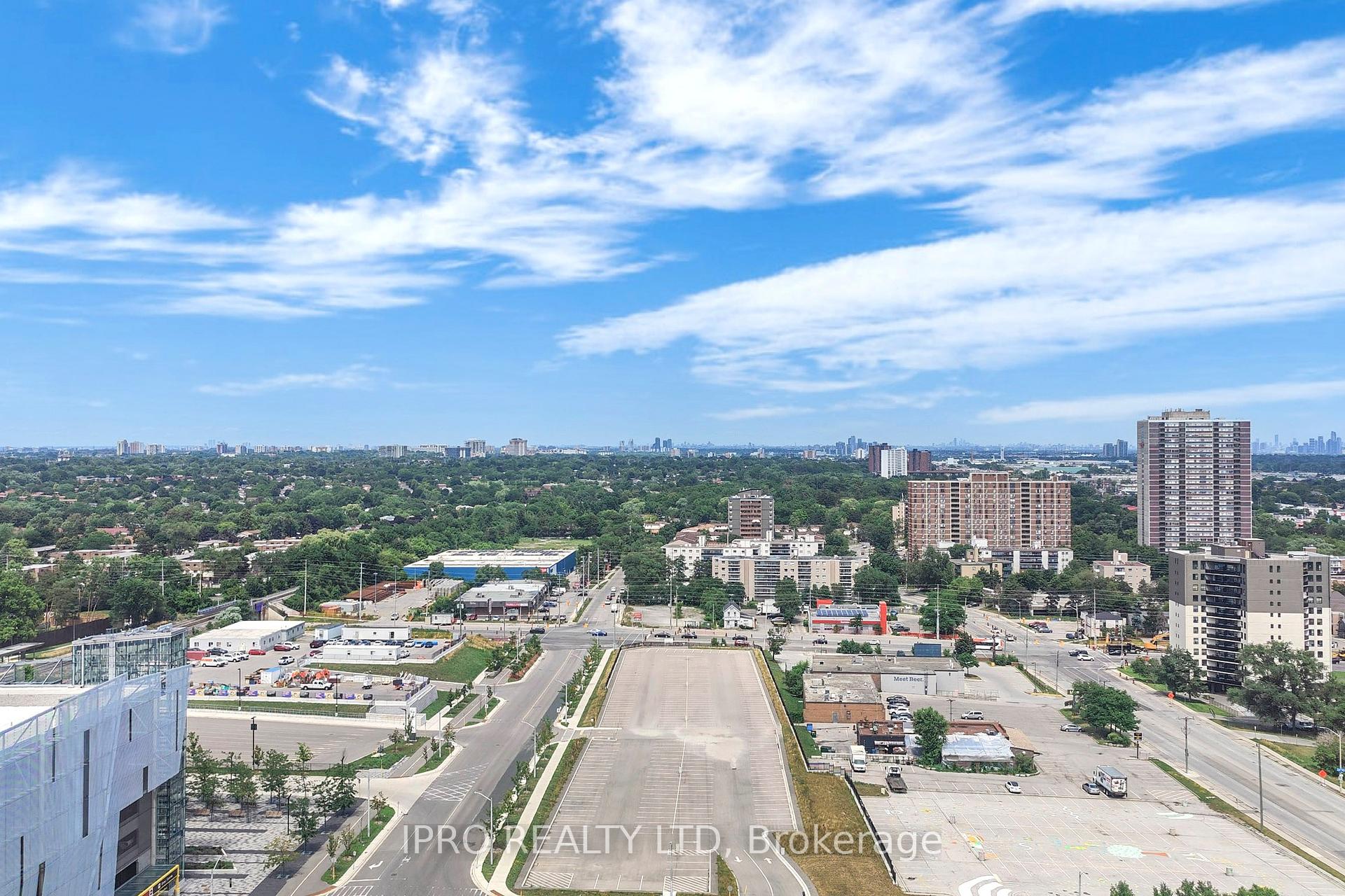 3 Bedrooms Condo at 115 Hillcrest,  Mississauga For sale