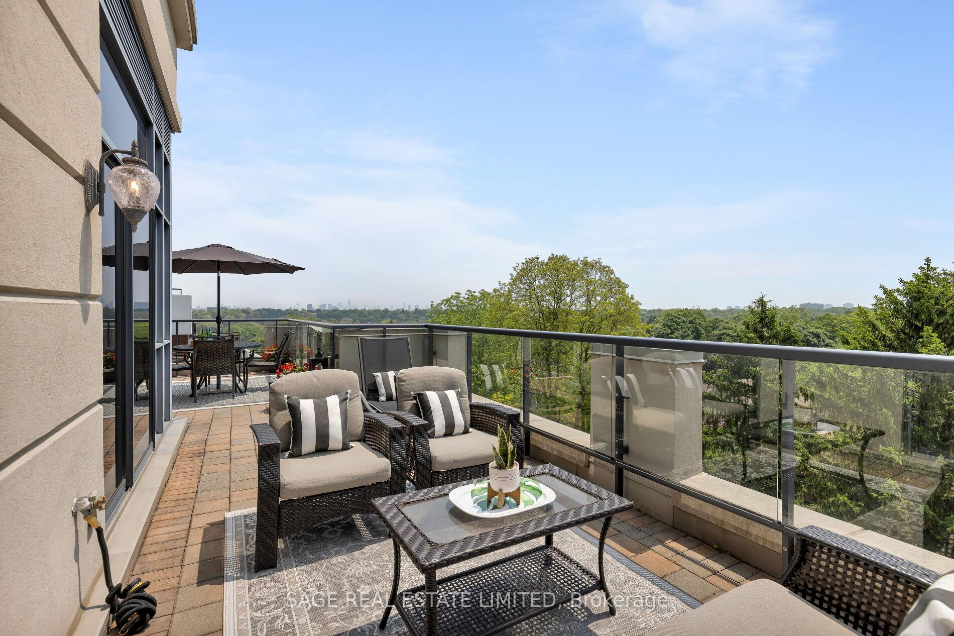 2 Bedrooms Condo at 25 Earlington, Toronto For sale