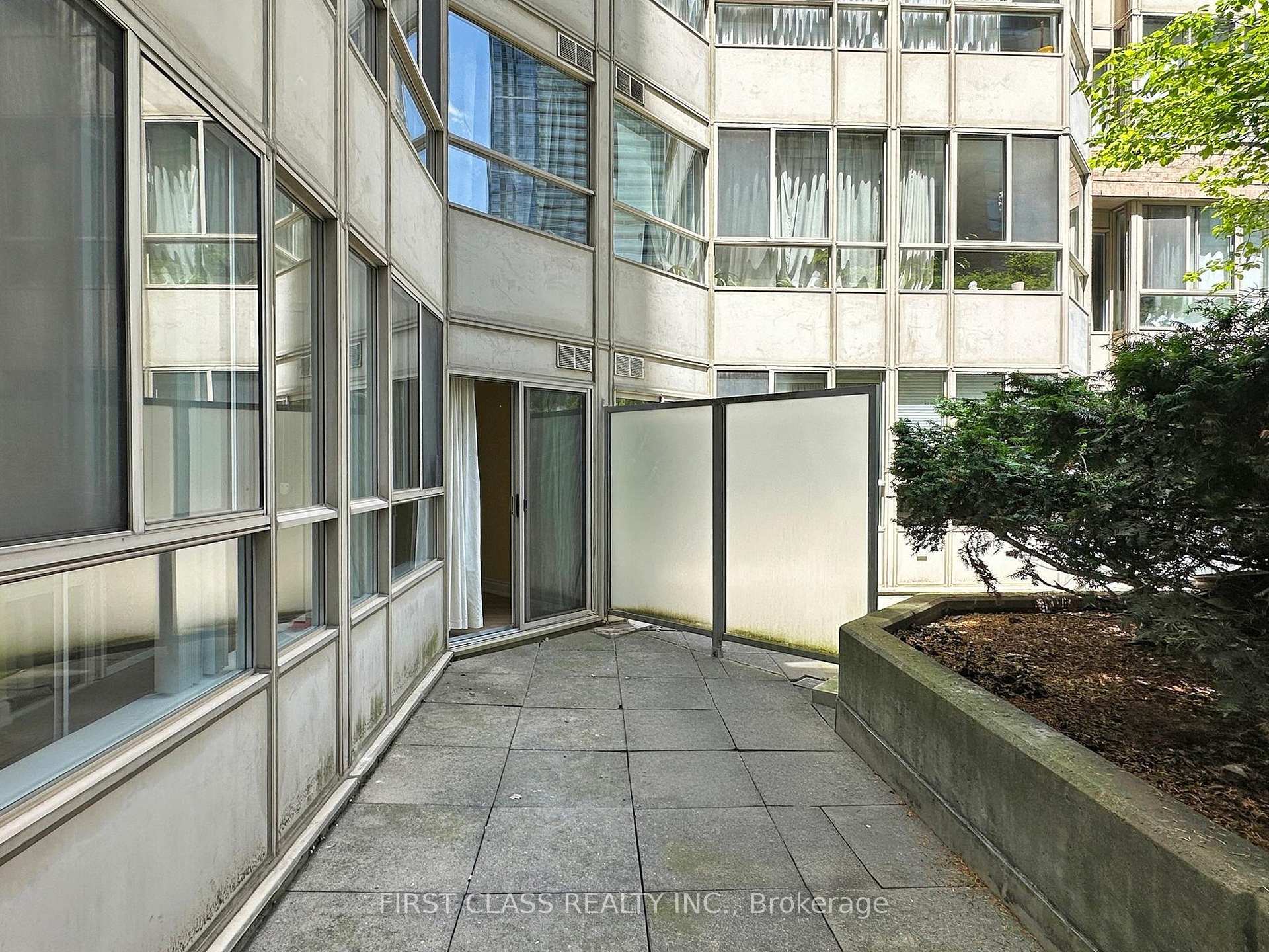 3 Bedrooms Condo at 717 Bay, Toronto For sale