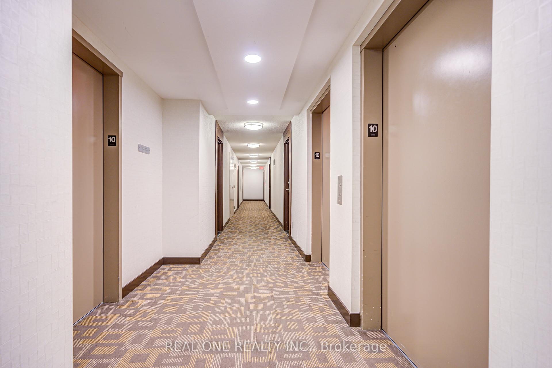 3 Bedrooms Condo at 151 Village Green, Toronto For sale
