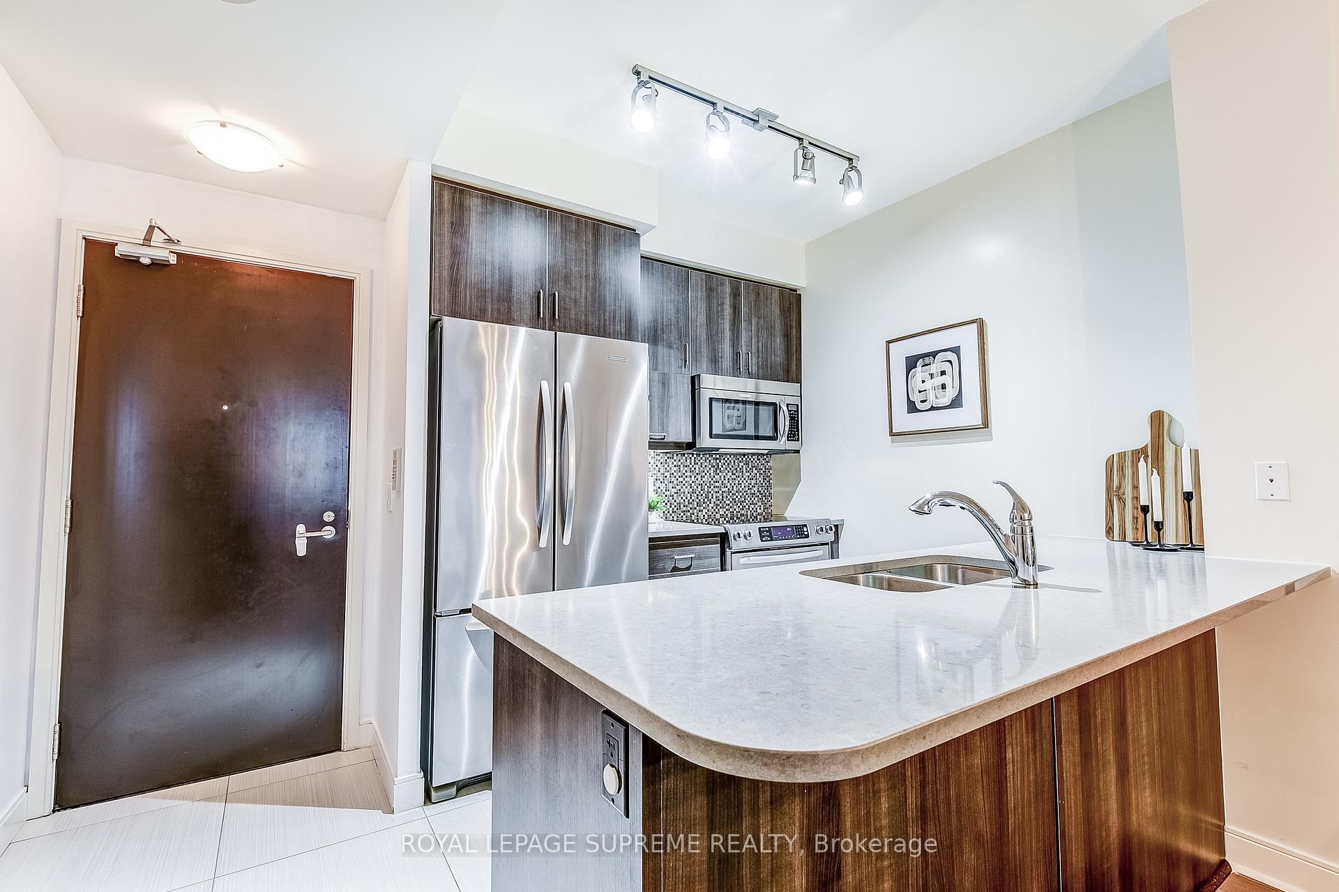 2 Bedrooms Condo at 825 Church, Toronto For sale