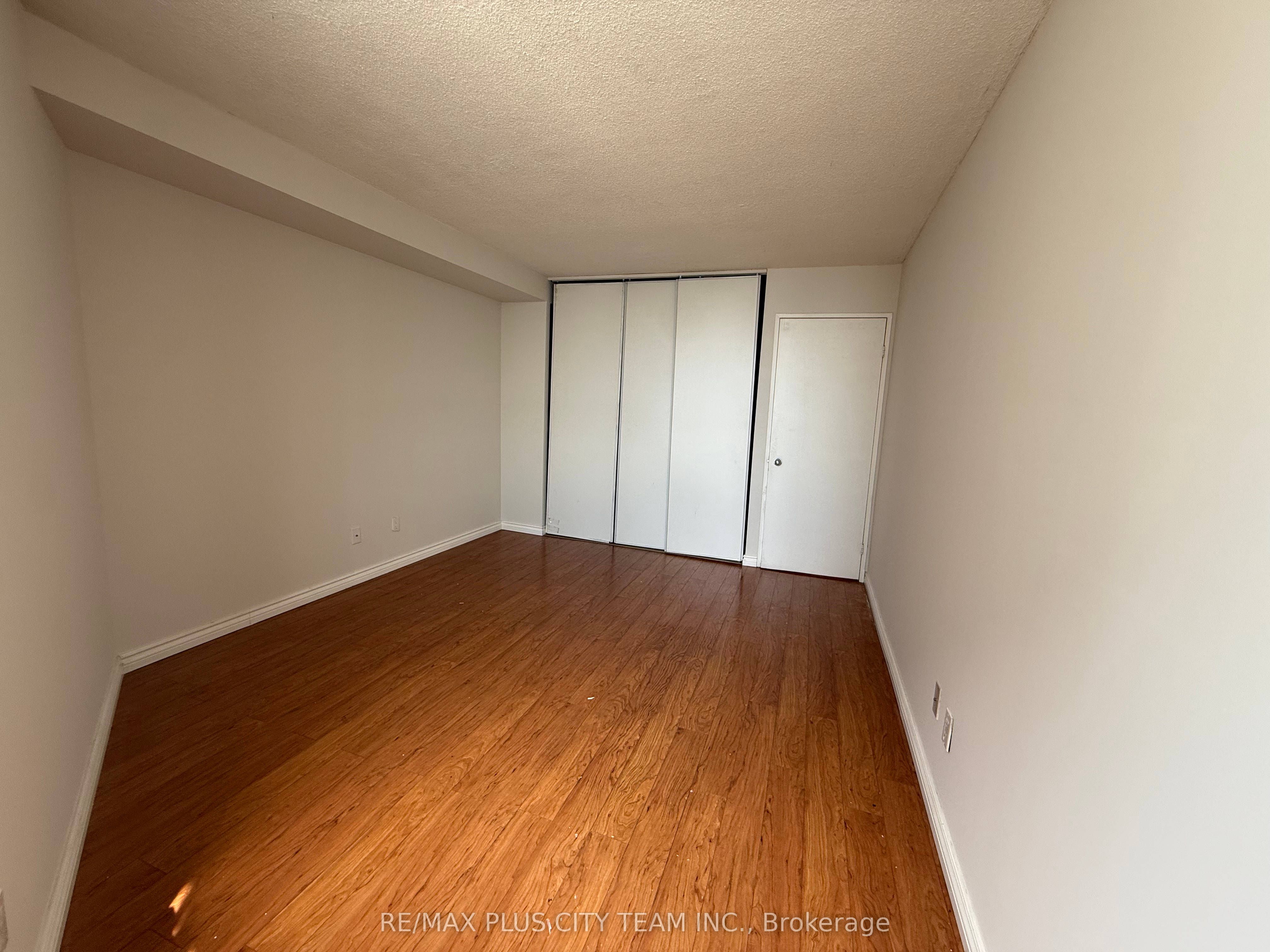 260 Queens Quay W, #2103