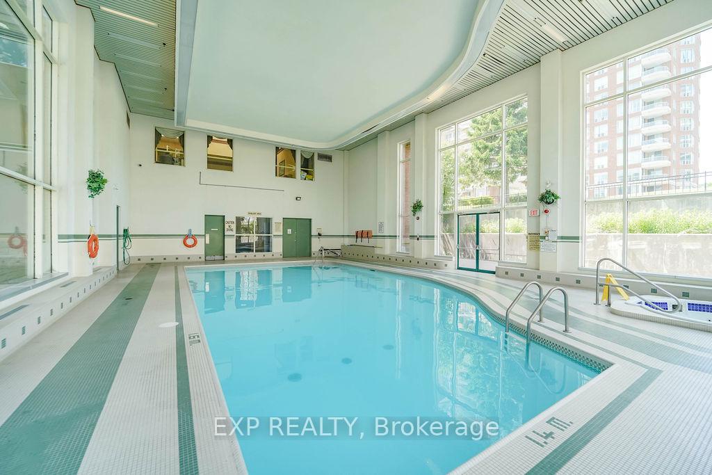 2 Bedrooms Condo at 410 Mclevin, Toronto For sale