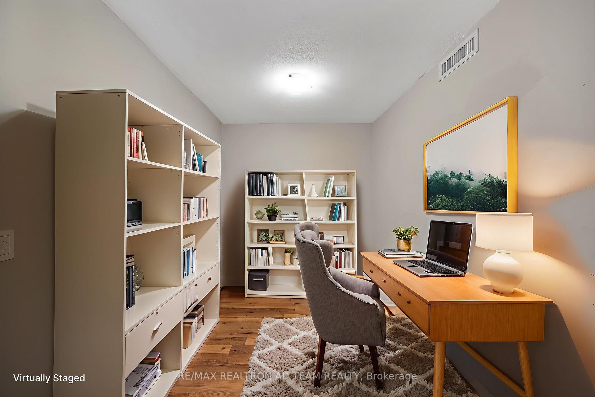 2 Bedrooms Condo at 125 Village Green, Toronto For sale
