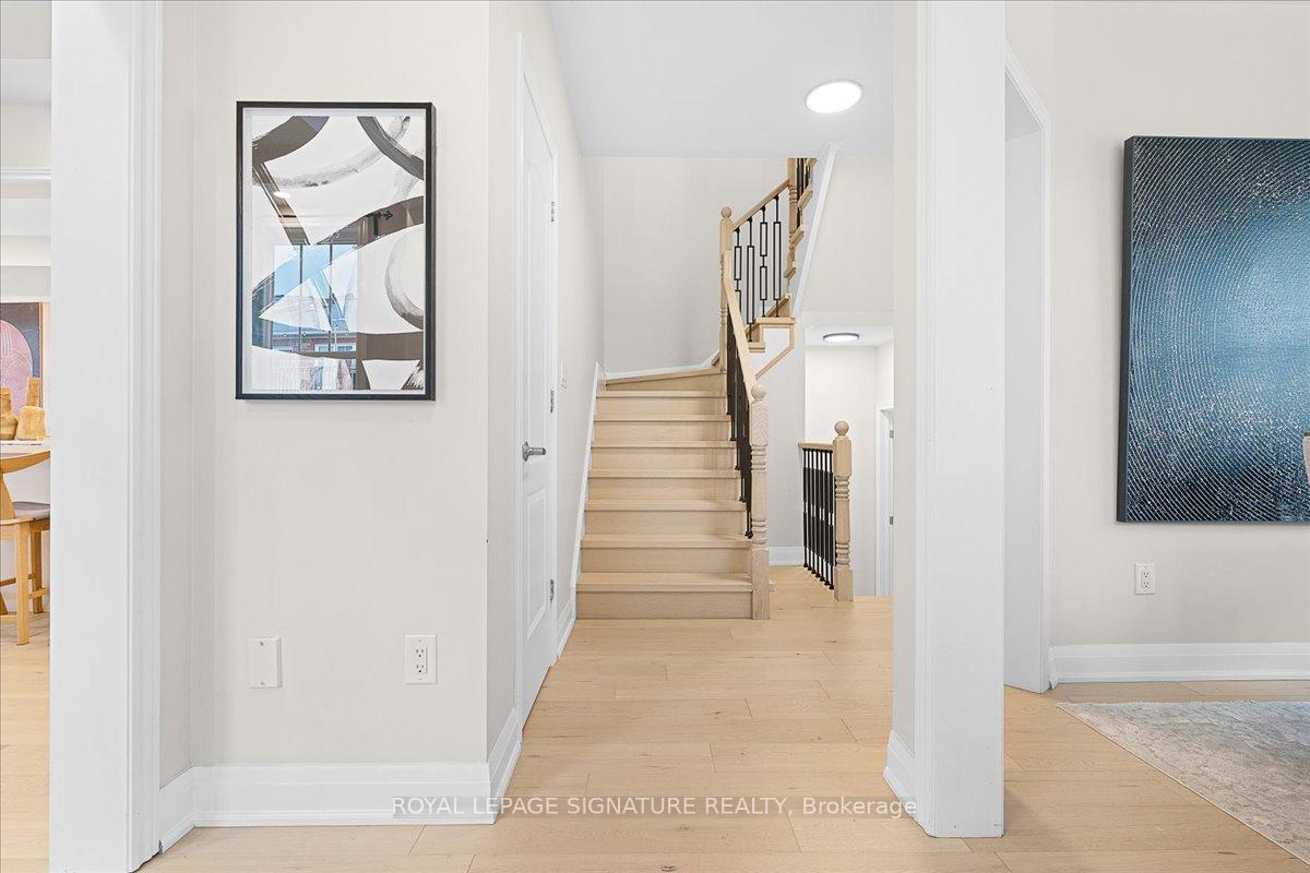 3 Bedrooms Condo at 2916 Highway 7, Vaughan For sale