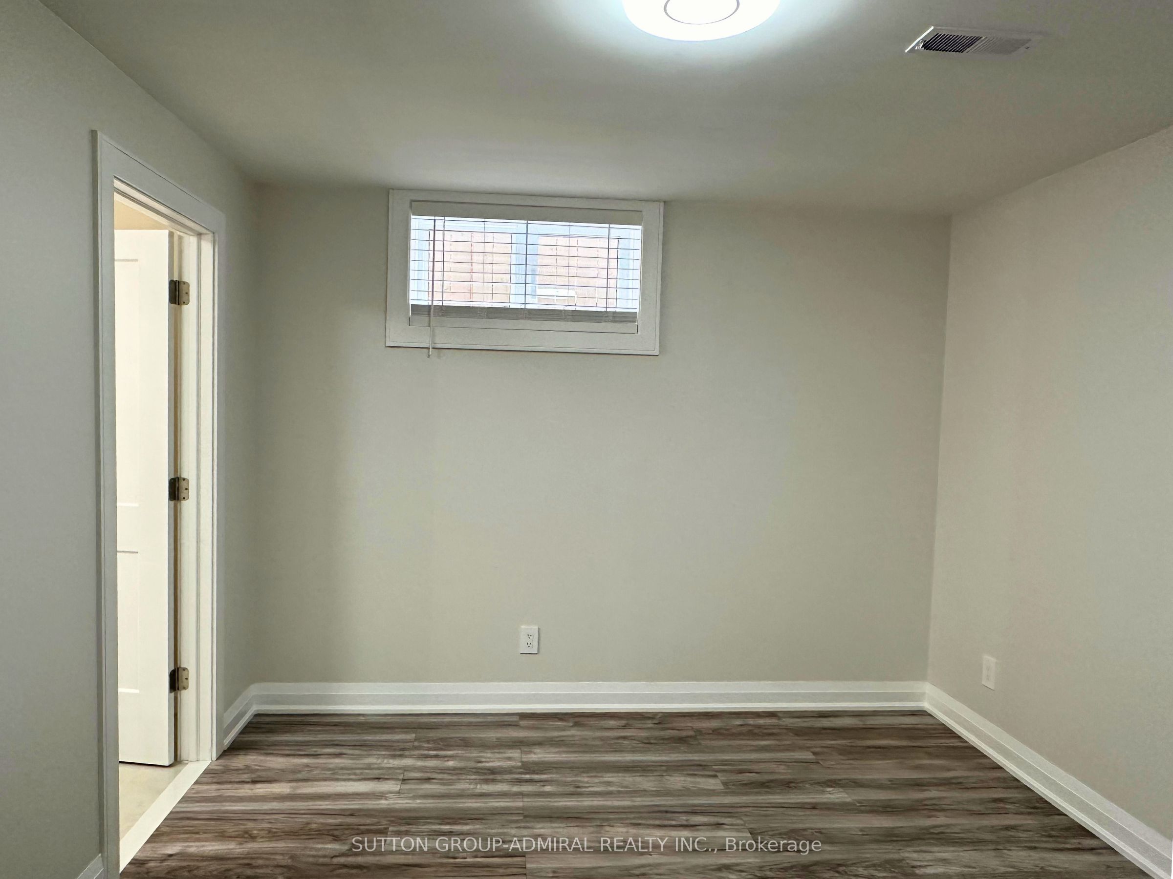 266 Lawrence Avenue E, #Lower