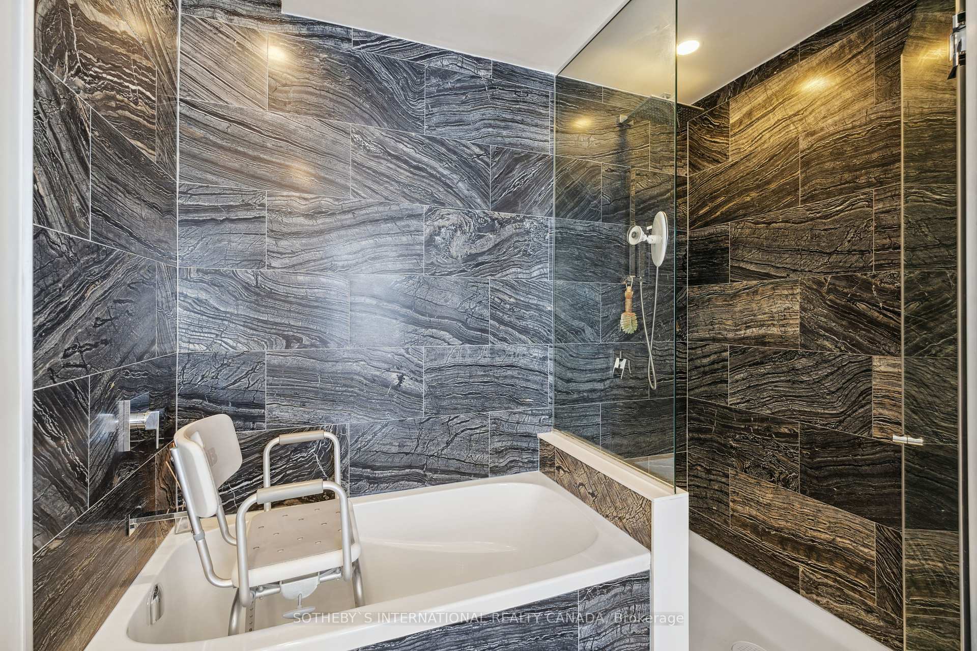 3 Bedrooms Condo at 1 Bloor,  Toronto For sale