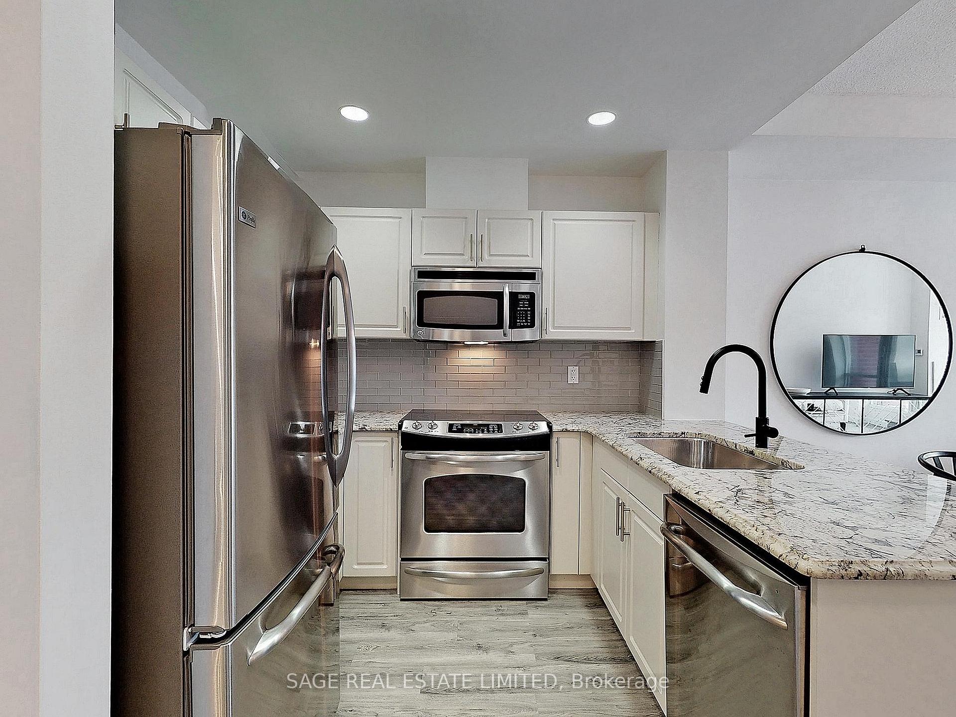 2 Bedrooms Condo at 551 Maple, Burlington For sale
