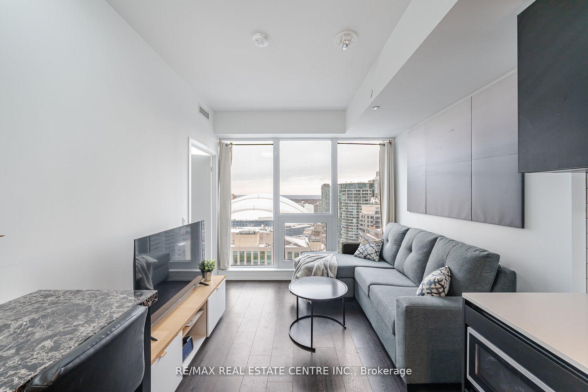 2 Bedrooms Condo at 55 Mercer,  Toronto For sale