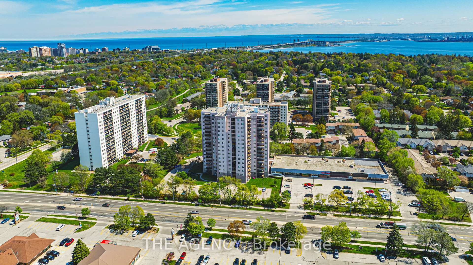 1 Bedroom Condo at 975 Warwick, Burlington For sale