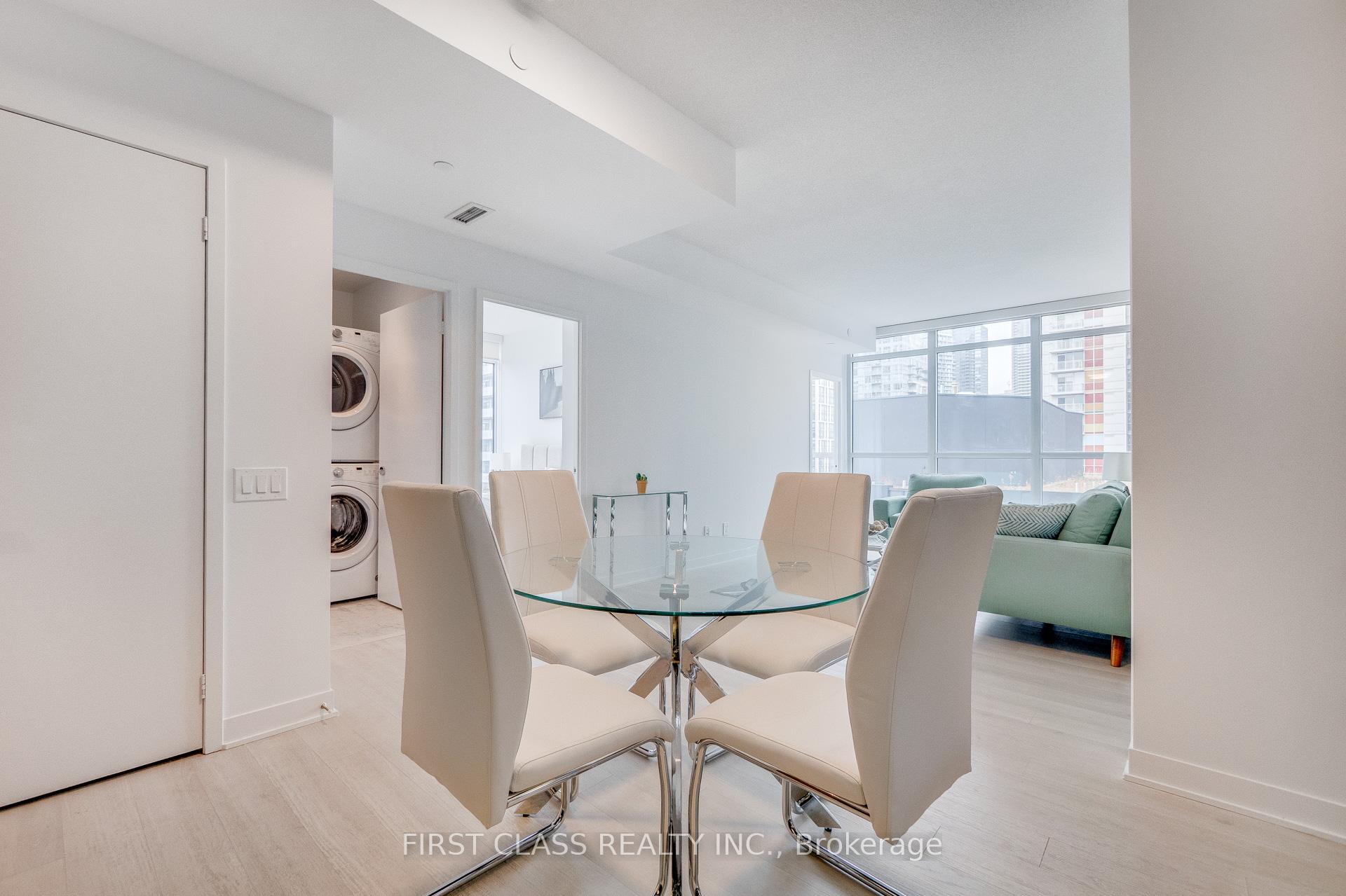 3 Bedrooms Condo at 80 Queens Wharf, Toronto For sale