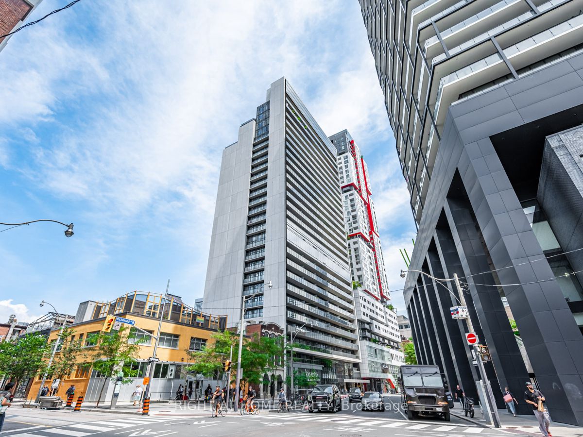 330 Richmond Street W, #Unit 901