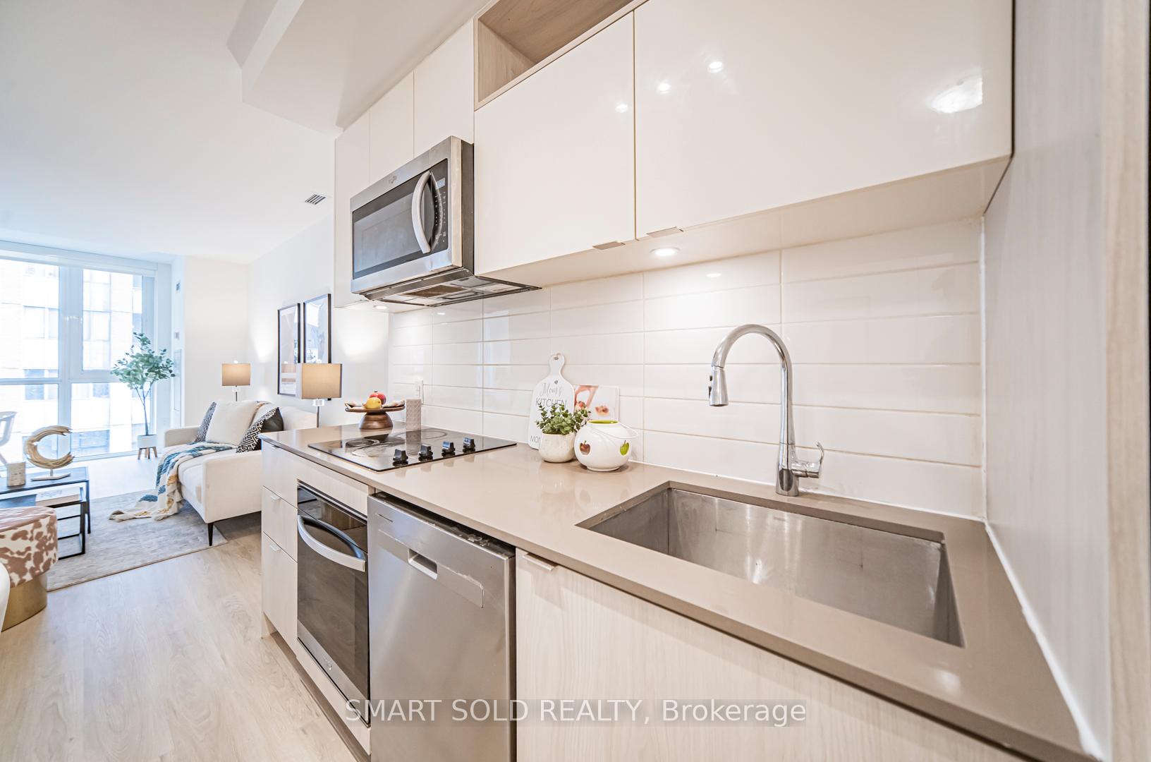 2 Bedrooms Condo at 100 Dalhousie, Toronto For sale