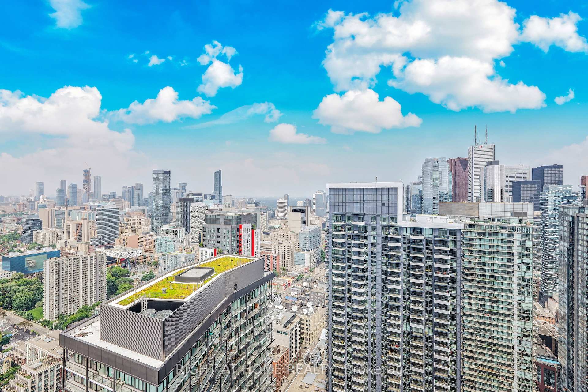 3 Bedrooms Condo at 108 Peter, Toronto For sale