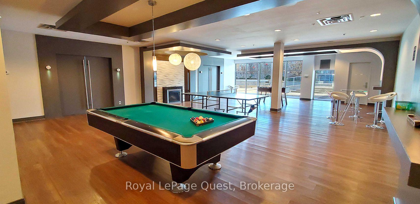 2 Bedrooms Condo at 50 Absolute, Mississauga For sale