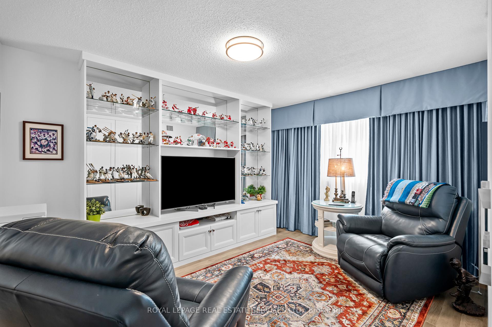 2 Bedrooms Condo at 2185 Marine,  Oakville For sale