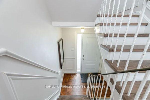 4 Bedrooms Condo at 7080 Copenhagen, Mississauga For sale