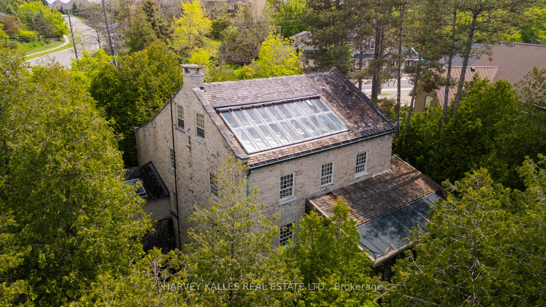 243 Main Street S