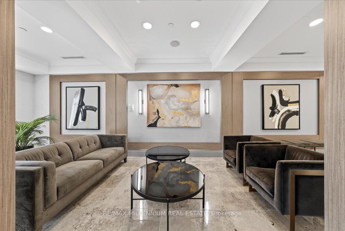 2 Bedrooms Condo at 125 Omni, Toronto For sale