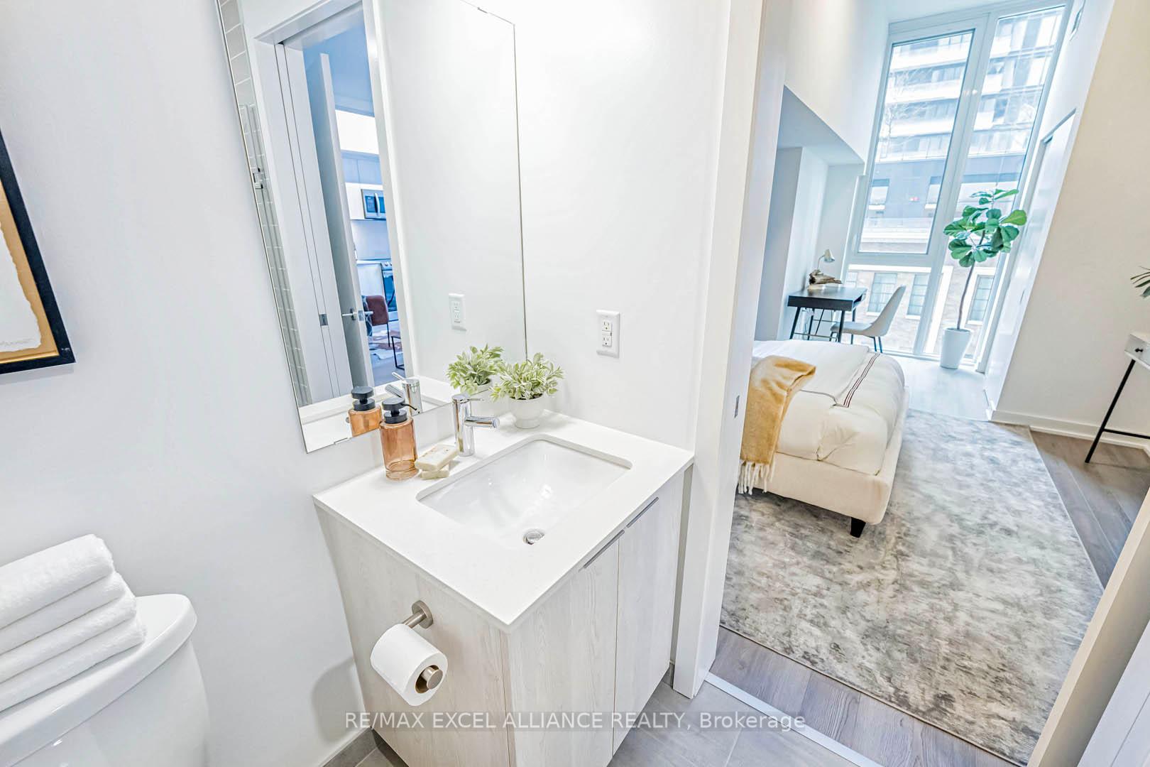 2 Bedrooms Condo at 357 King,  Toronto For sale