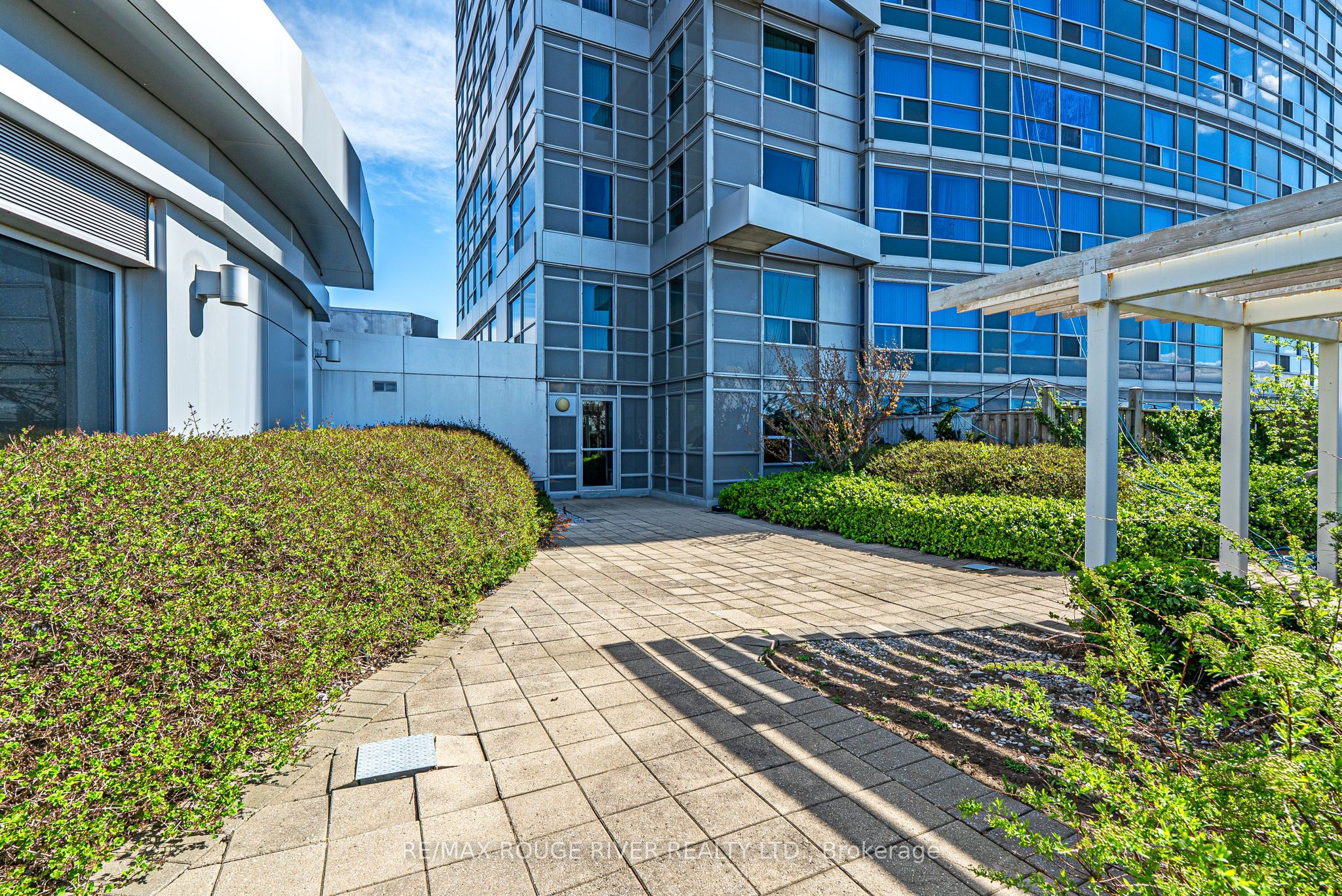 36 Lee Centre Drive, #2610