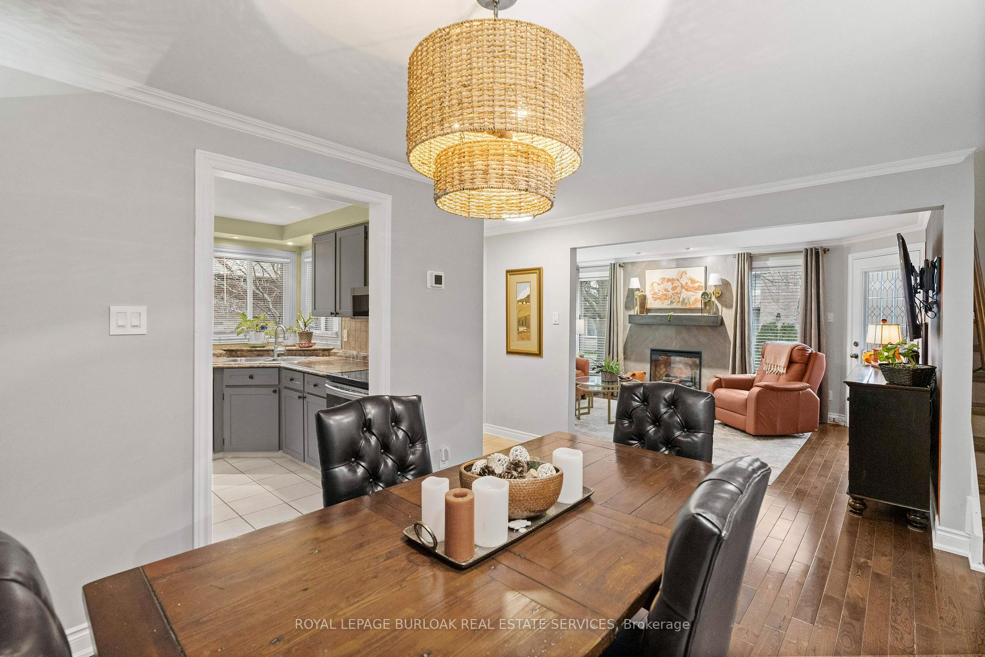 3 Bedrooms Condo at 1508 Upper Middle, Burlington For sale