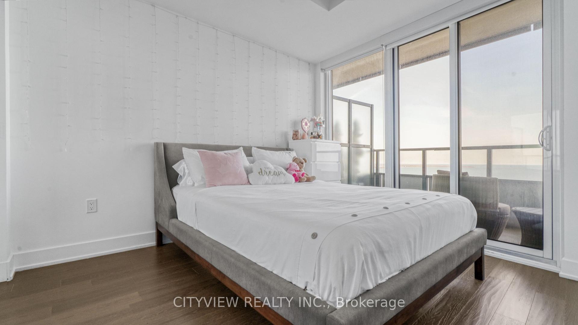 2 Bedrooms Condo at 20 Shore Breeze, Toronto For sale