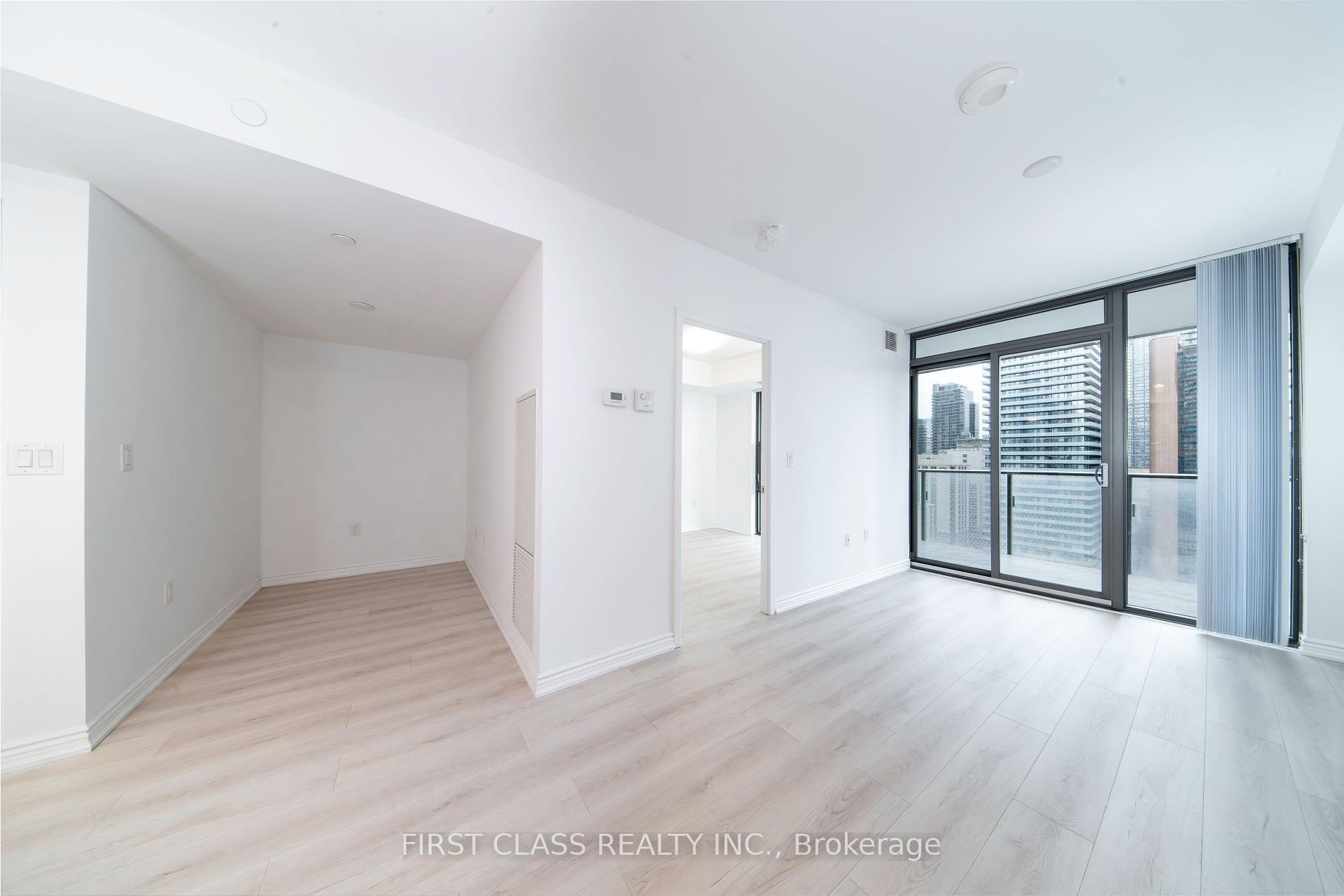 2 Bedrooms Condo at 11 Wellesley,  Toronto For sale