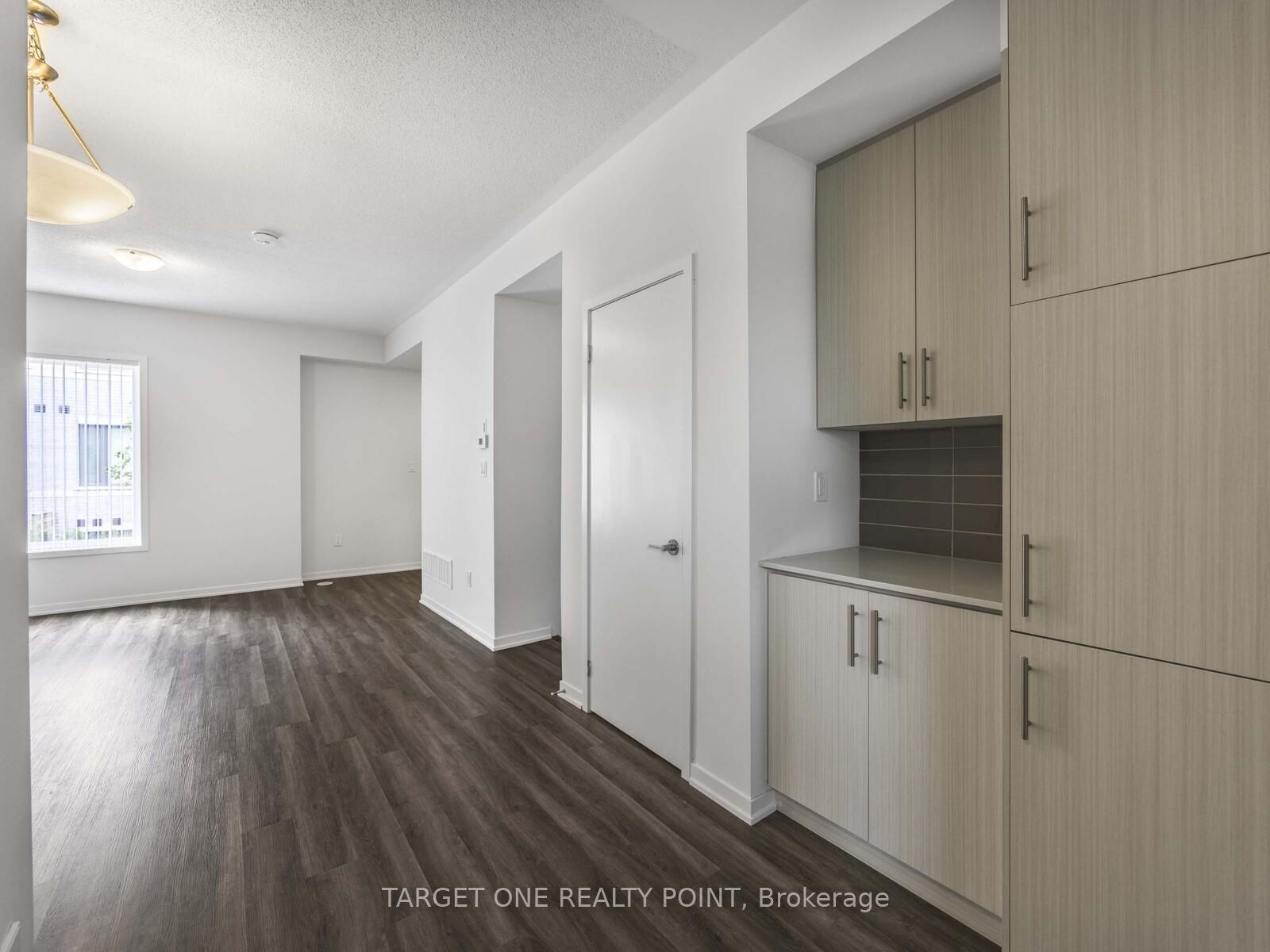 2 Bedrooms Condo at 225 Birmingham, Toronto For sale