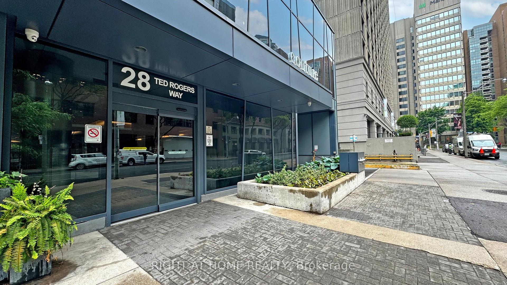 2 Bedrooms Condo at 28 Ted Rogers, Toronto For sale