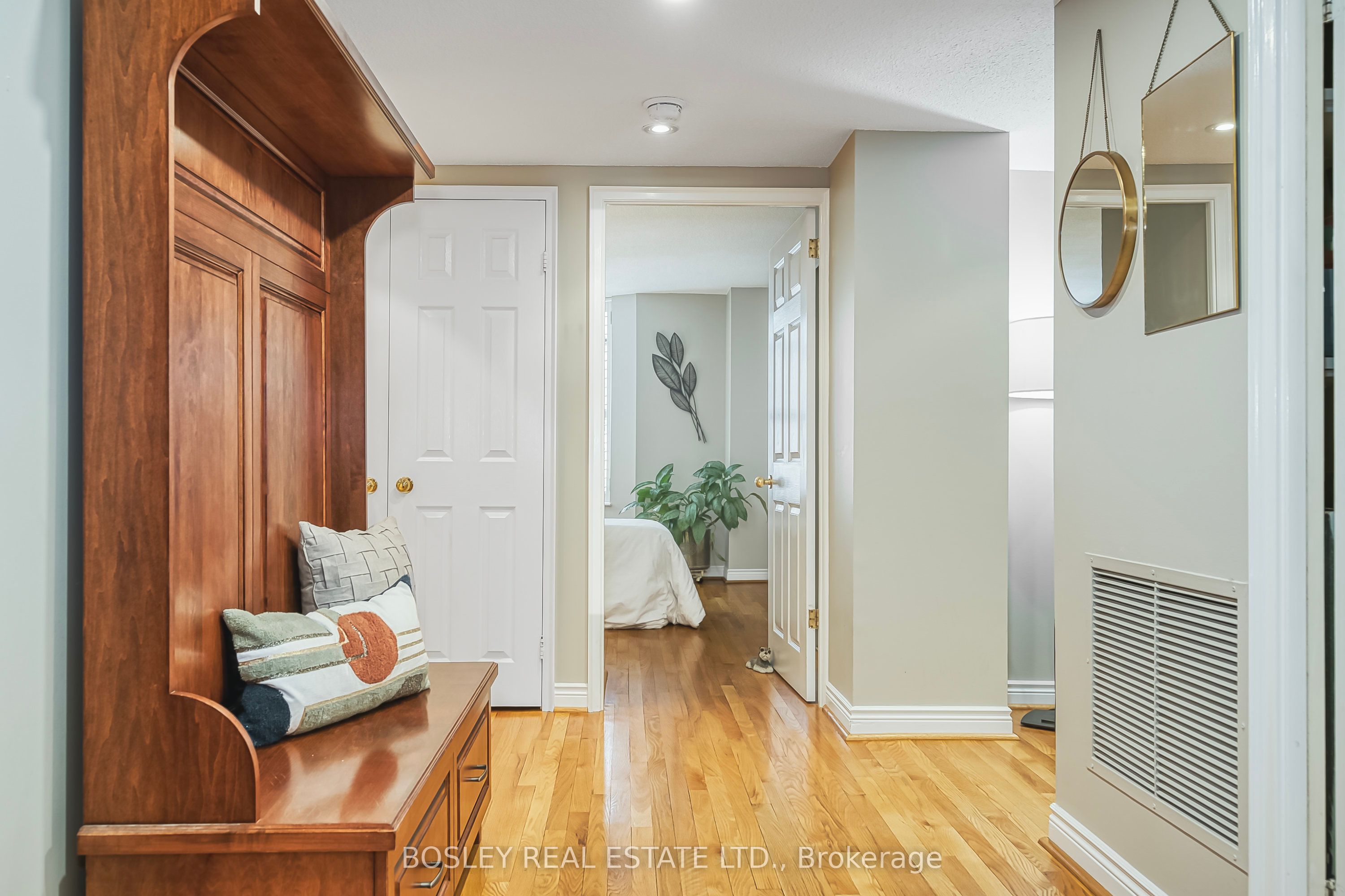 135 George Street S, #402