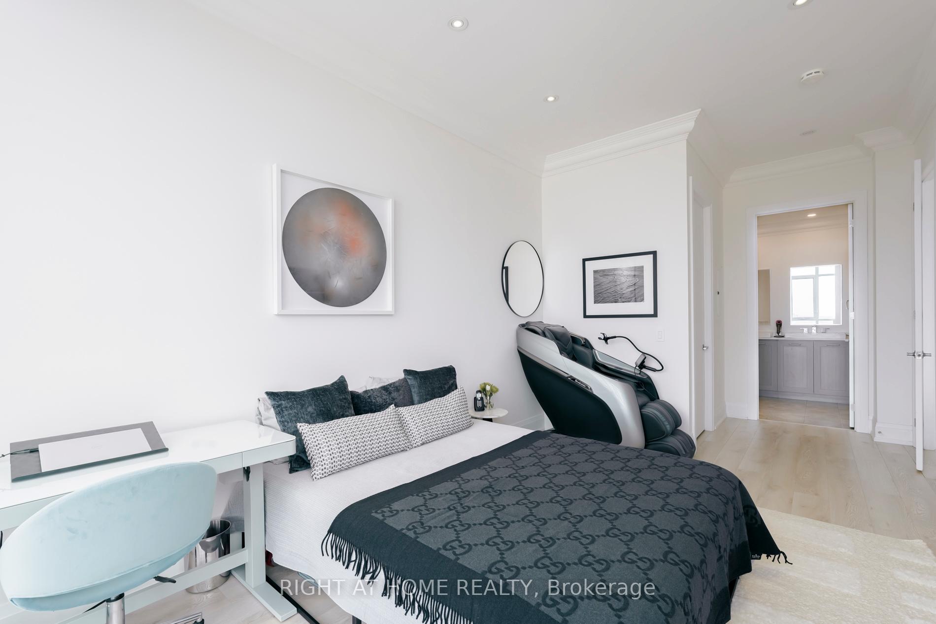 3 Bedrooms Condo at 2470 Prince Michael, Oakville For sale