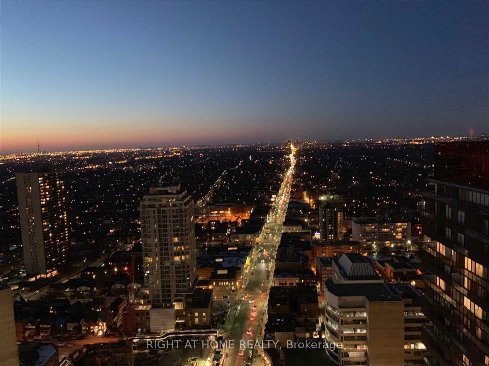 1 Bedroom Condo at 8 Eglinton, Toronto For sale