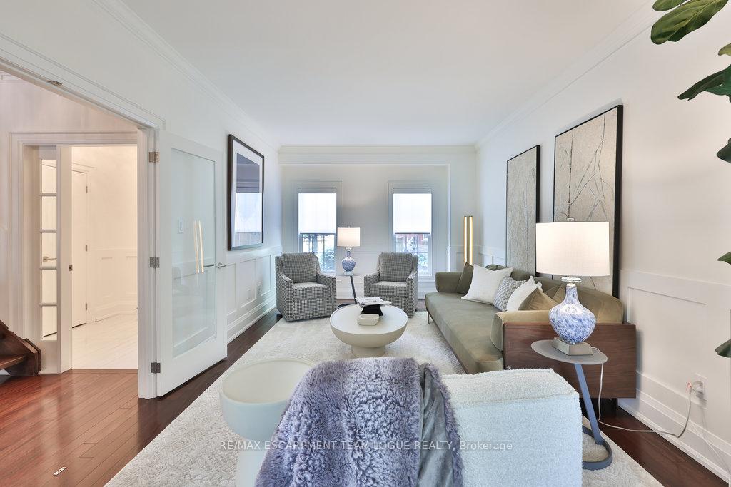 4 Bedrooms Condo at 4211 Millcroft Park, Burlington For sale