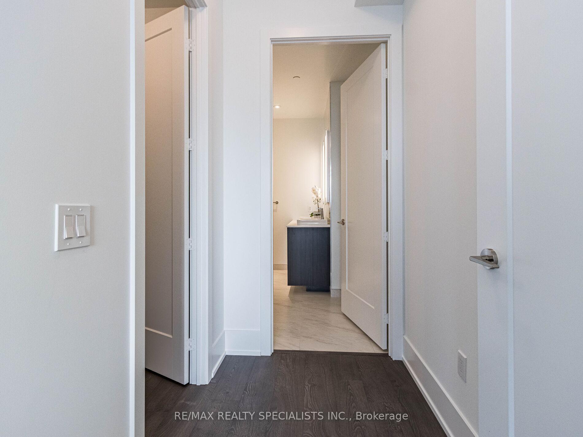 3 Bedrooms Condo at 480 Front,  Toronto For sale
