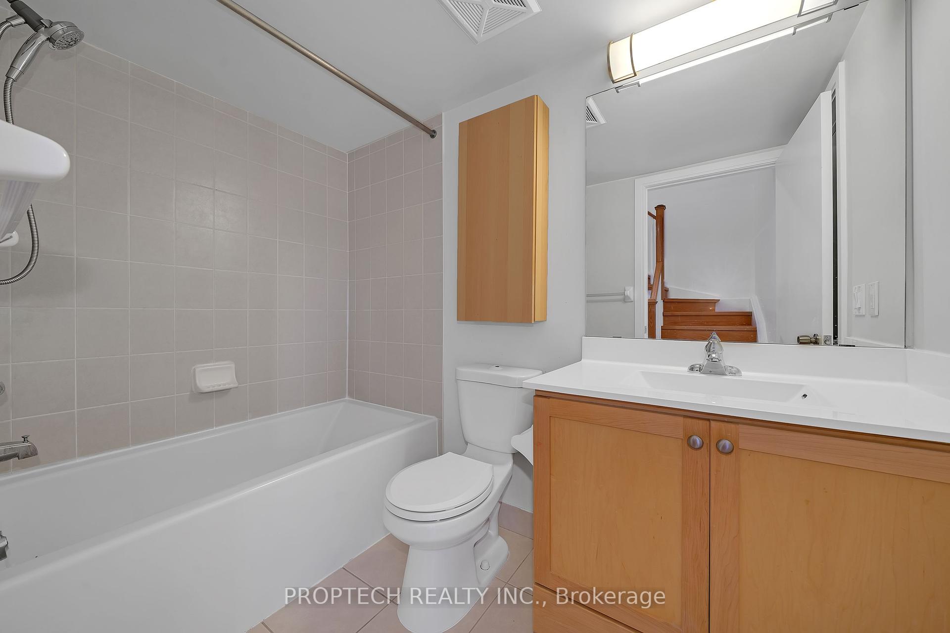 4 Bedrooms Condo at 295 Village Green,  Toronto For sale