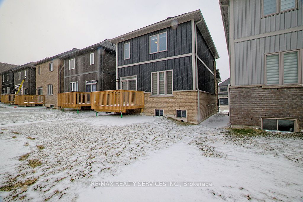 38 Barnyard Trail