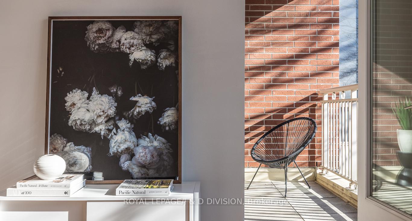 1 Bedroom Condo at 485 Rosewell,  Toronto For sale