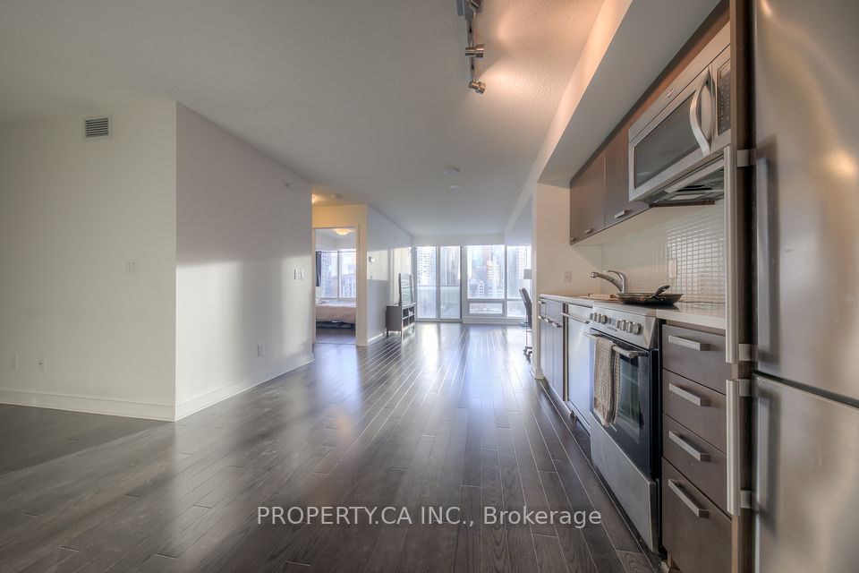 295 Adelaide