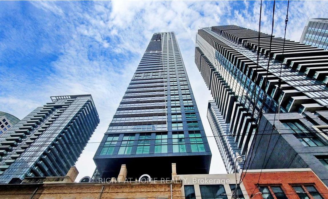 1 Bedroom Condo at 327 King, Toronto For sale