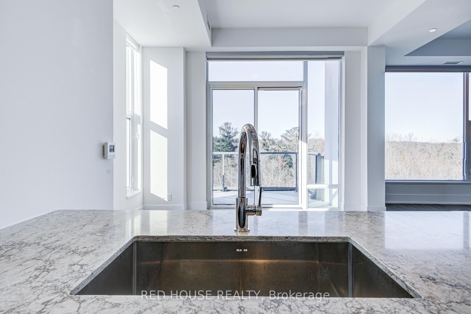 3 Bedrooms Condo at 25 Adra Grado, Toronto For sale